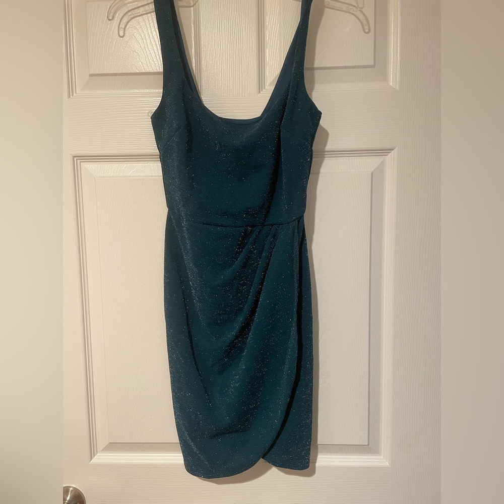 Francesca’s Dee elly brand new green sparkle dress
